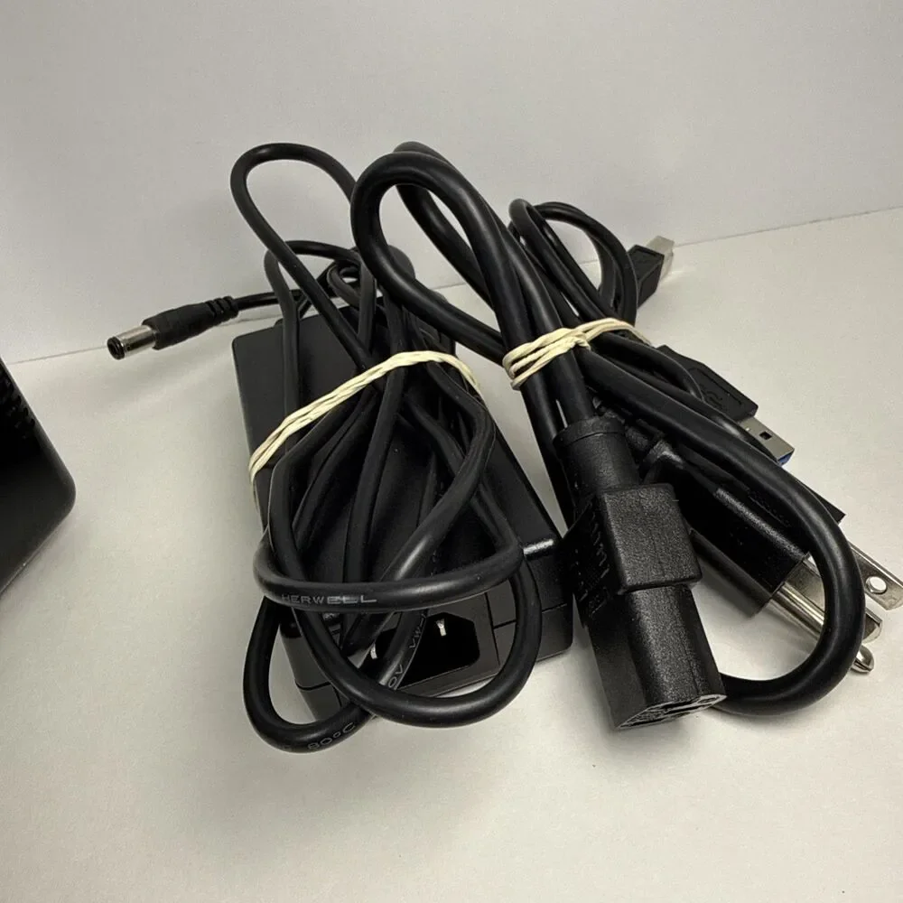 Lexar Professional Workflow HR2 Hub w/ cables